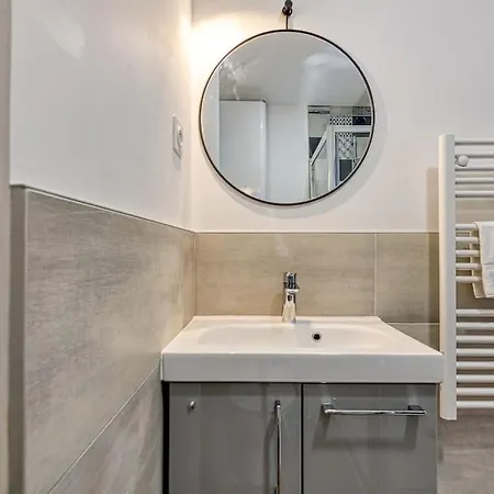 Apartment 10min Gare Grenoble, Vrai Lit Double, Calme